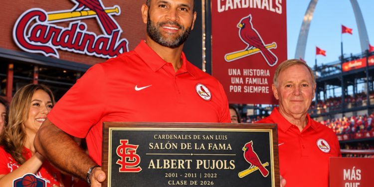 Albert Pujols ingresa al Salón de la Fama de los Cardenales de San Luis