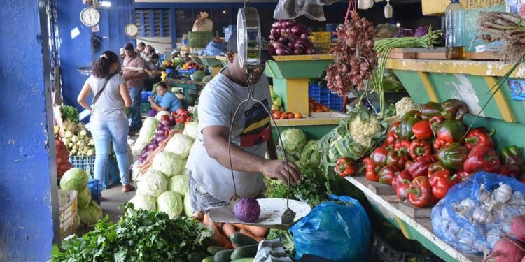 Precios de los alimentos aumentan más de un 100% con el PRM, dice Leonel Fernández