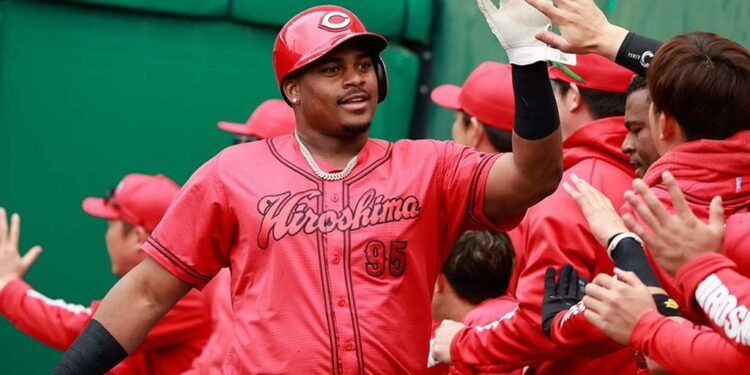 Dominicano Elehuris Montero con 12 jonrones beisbol Japón