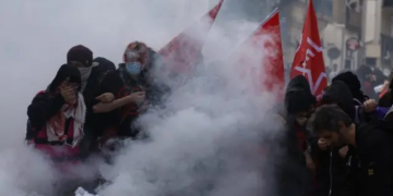 FRANCIA: 40 profesores heridos y 2.000 detenidos por protesta