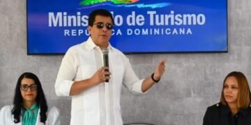 Collado dice estar concentrado y evita hablar de Chú Vásquez