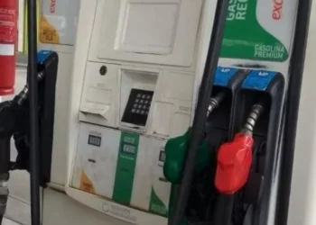 Precio de gasolina prémium sube 5 pesos; el gasoil óptimo, 12