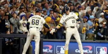 Rays vencen Cerveceros y evitan la barrida en la Serie Mundial