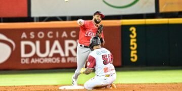 Licey asume liderato del beisbol de RD; Leones y Aguilas ganan
