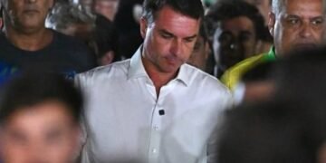 EU anuncia acogerá Bolsonaro y su familia tras salida de Brasil