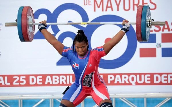 Ocho pesistas dominicanos buscan en China clasificar JJOO