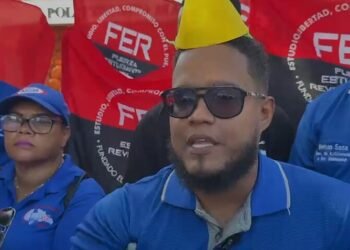 ADP realiza cumpleaños simbólico para exigir mejoras en escuela de SFM
