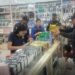 Trabajo detecta violaciones en mil comercios chinos; cierra 24