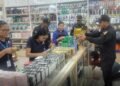 Trabajo detecta violaciones en mil comercios chinos; cierra 24