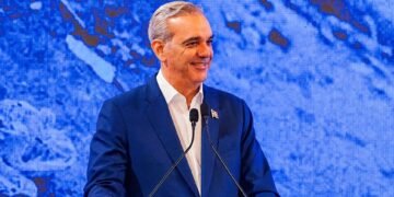 Abinader en el top 3 de presidentes mejor valorados de América Latina según CB Global Data