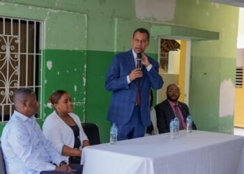 Indotel impulsará inclusión digital para estudiantes con discapacidad de escuela especializada