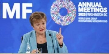 FMI alerta sobre riesgos económicos por el avance de la IA, la energía y la deuda
