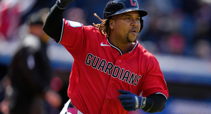 José Ramírez iguala récord de Cleveland en postemporada GL