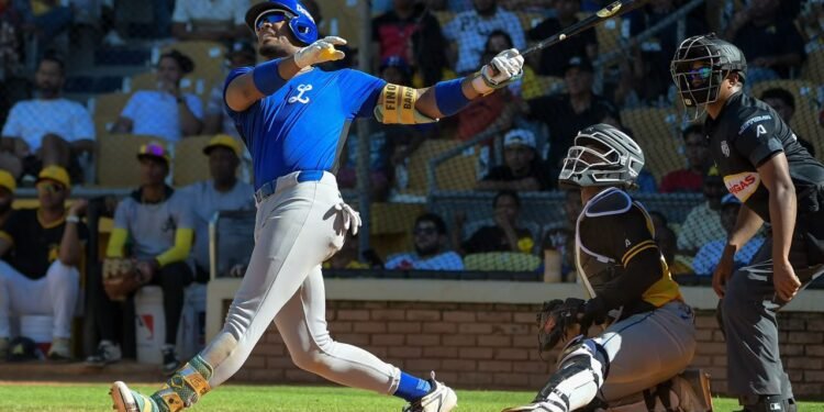 Licey vence Águilas con jonrón de tres carreras de José Barrero