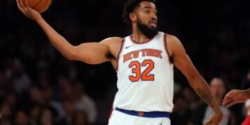 Karl Towns y los Knicks siguen distantes extensión de contrato