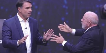 BRASIL: Lula y Flávio Bolsonaro chocan en un debate televisado