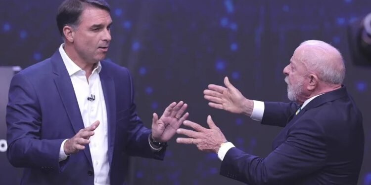 BRASIL: Lula y Flávio Bolsonaro chocan en un debate televisado
