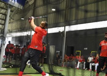 Sócrates Brito y John Gil se integran a Leones del Escogido