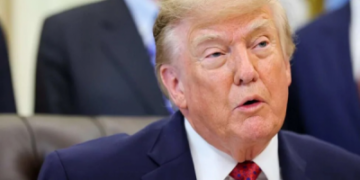 Trump dice EU no atacará Irán antes de elecciones noviembre