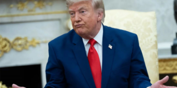 Trump reclama Nobel de la Paz por haber “resuelto 8 guerras”