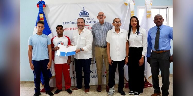 INEFI entrega premios a ganadores del Torneo de Baloncesto Batalla de las Promociones 2026