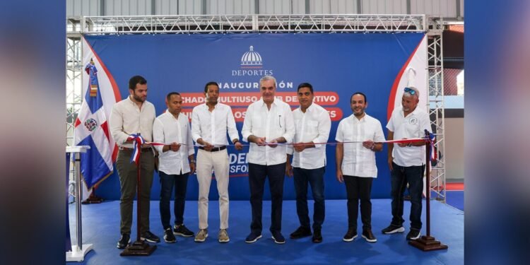 Abinader inaugura dos polideportivos en Santo Domingo con impacto en más de 12,900 personas