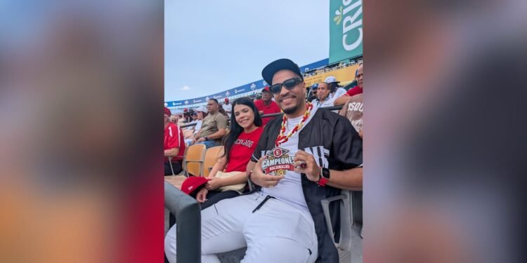 Fanáticos del Licey y el Escogido disfrutan de un domingo de béisbol en el Quisqueya