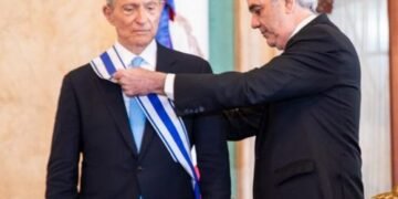 Abinader reconoce aportes de Roberto Álvarez a diplomacia