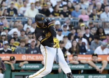 Béisbol japonés: Alexander Canario enciende postemporada