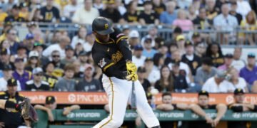 Béisbol japonés: Alexander Canario enciende postemporada