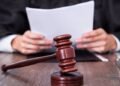 Condenan a tres hombres por falsificar documentos judiciales