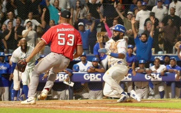 Toros, Gigantes y Licey triunfan en torneo béisbol dominicano