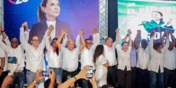 Carolina Mejía organiza equipo de campaña en el Distrito Nacional